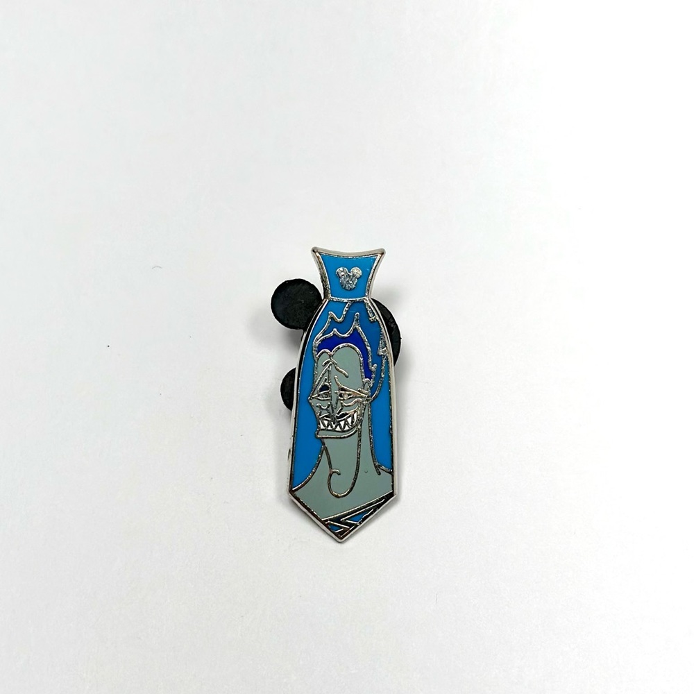🪼2 for $20🪼 Disney pin